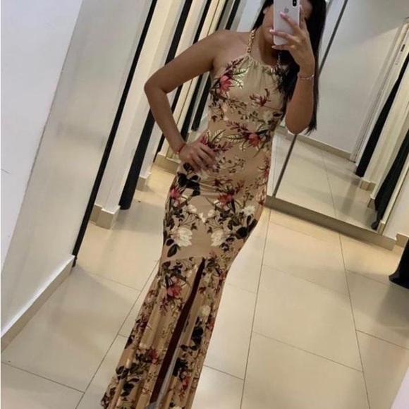 Stretchy material - Picture 3 of 3